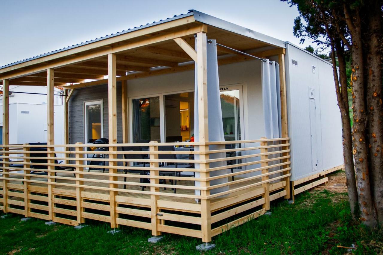 Adrijela Mobile Home Jezera Extérieur photo