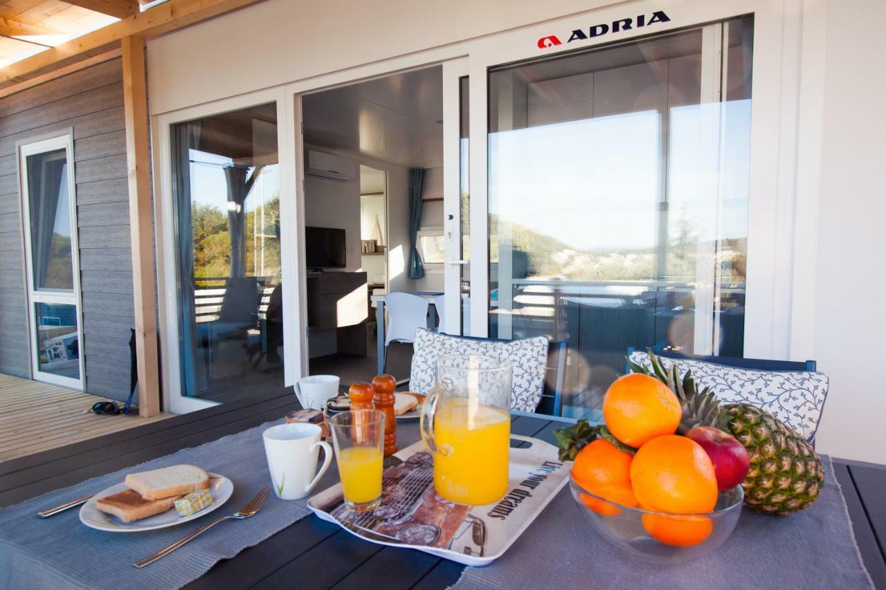 Adrijela Mobile Home Jezera Extérieur photo
